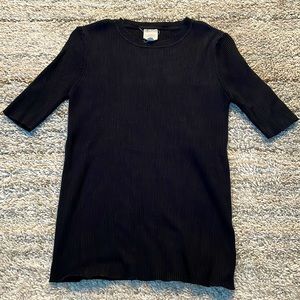 Simple black quarter sleeve!